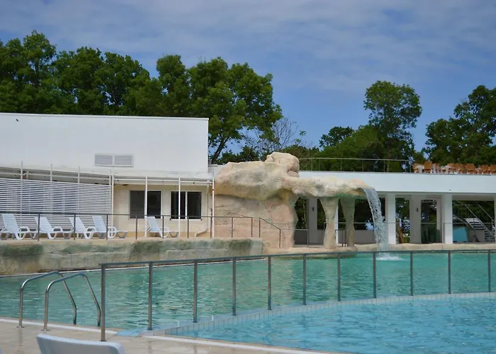 Ropotamo Holiday park 3*